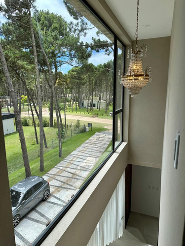 Excelente Casa En Pinamar - Nueva Con Muebles De Diseño