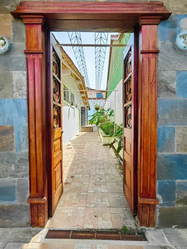 Hermosa Casa Urb Belensate