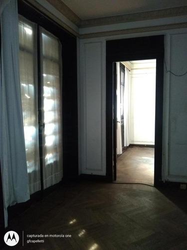 Imagen 8 de 9 de Jujuy Esq Hipòlito Irigoyen: Edificio Francés De Categoría. Todo Externo, Apto Profesional O Vivienda