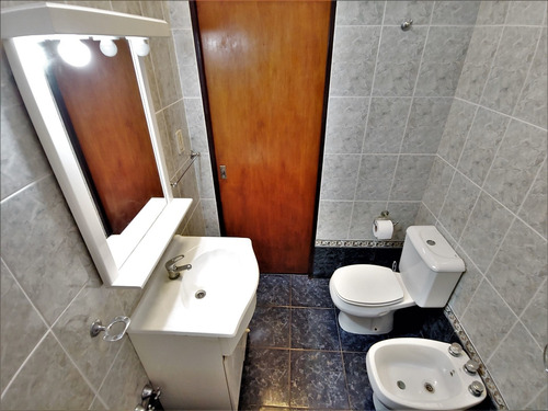 Imagen 30 de 30 de Casa 4 Amb Parque Cochera En Venta En La Tablada