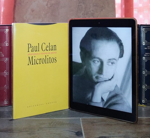 Microlitos - Paul Celan / Trotta + Sorpresa