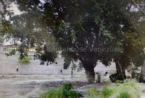 Venta Terreno Con Zonificación Comercial, Área 5025 Mts. Ubicación Estratégica. Facil Acceso A La Autopista, Centro De La Ciudad. Cuenta Con Servicios. Zonificación Ar6-c2 (vivienda Multifamiliar,hote
