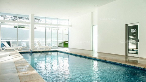 Imagen 15 de 20 de Apartamento Frente Al Mar En Venta Dos Dormitorios Y Servicio - Punta Del Este Mansa