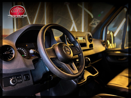 Mercedes-Benz Sprinter Passageiro 16 Lugares