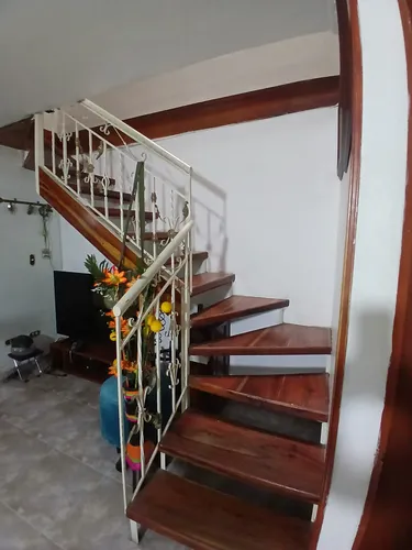 Casa Poblado Campestre Unifamiliar De 3 Pisos