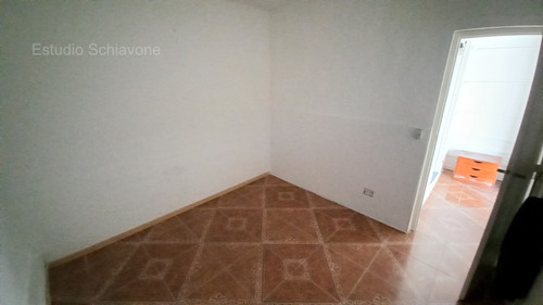 Casa En Venta En Avellaneda Con 2 Ph Ó Departamentos Tipo Casa