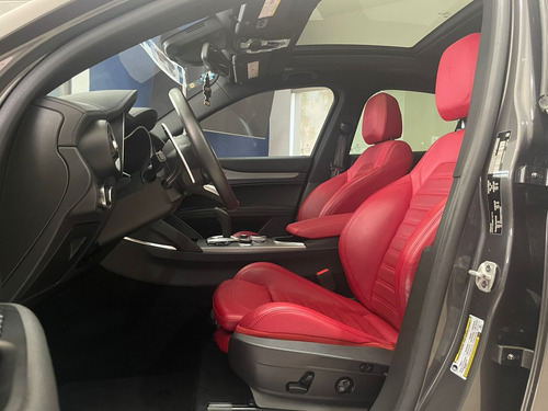 Alfa Romeo Stelvio 2.0L L4 Turbo Veloce Awd