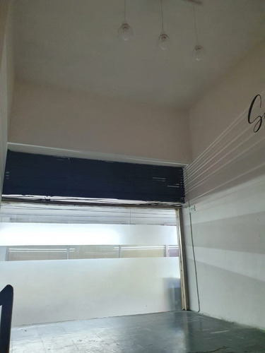 Oportunidad Local En Galeria Sobre Av Santa Fe