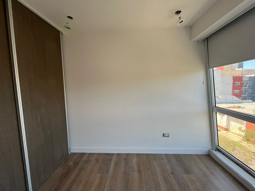 Departamento 4 Amb, 2 Baños Completos, Toilette ,2 Cocheras, Lavadero. En Moron