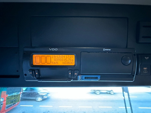 Mb 2548 Actros Ano 2022 Teto Alto 6x2 Único Dono Financia