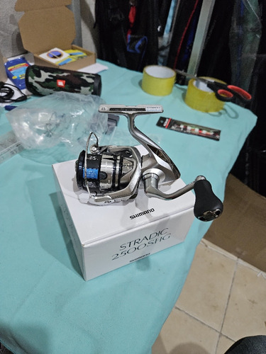 Carrete Spinning Shimano Stradic 2500shg Rel 6.0:1