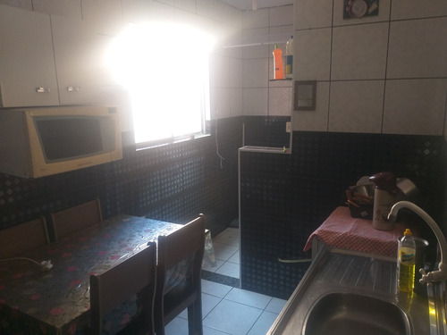 Apto 2 Qtos, Sala C/terraço, Coz, Prox Praia/merc. $ 150.mil