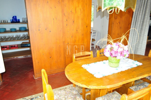 Imagen 8 de 30 de Casa Ubicada En Cantegril Con Lindo Terreno