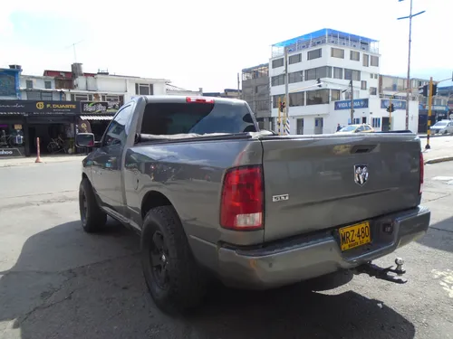Dodge Ram 5.7 1500 Slt 4x2