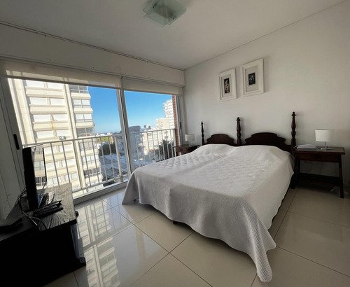 Imagen 15 de 28 de Excelente Departamento . Dos Ambientes, En Peninsula. Punta Del Este. Esquina Gorlero Y 21. La Pagina No Me Permite Poner La Direccion Exacta En Ubicacion.