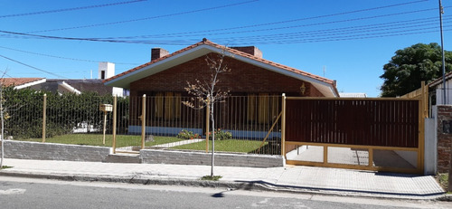 C216 Venta - Miguel Muñoz, Cómodo Chalet Excelente Ubicación
