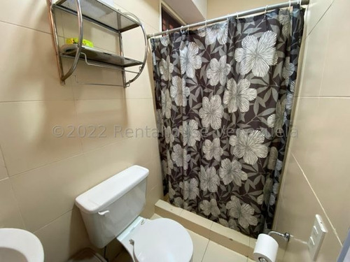 Imagen 9 de 15 de Townhouse En Venta 22-25903 Eva Castillo 0414.306.72.20