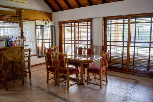 Casa Venta Barrio Alemán 4 Dormitorios, Jardín, Parrilla Garage
