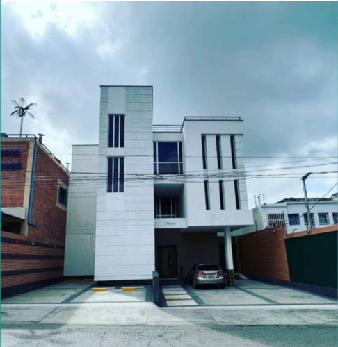 Venta Edificio En Obra Gris En La Florida- Caracas.  Inf. Ma. Fda. Varela