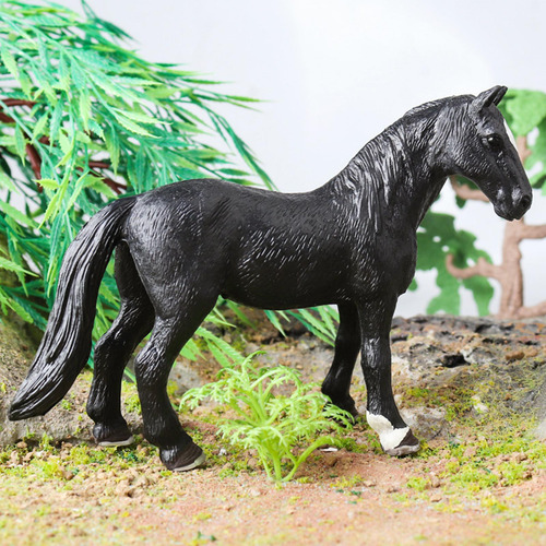 Figura De Caballo, Simulación De Modelo Negro Completo
