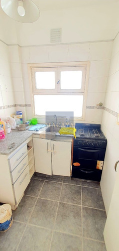 Imagen 4 de 9 de Dpto 2 Amb Reciclado En Venta