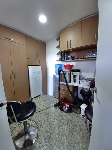 Imagen 15 de 20 de Vendo Apto 395m2 3h+s/3.5b+s/4pe Urb. Miranda 0810