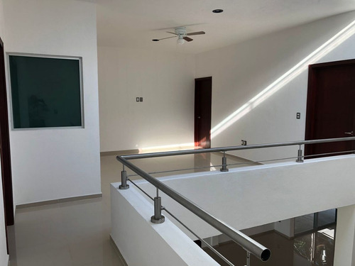 Imagen 17 de 20 de Hermosa Residencia Estilo Minimalista