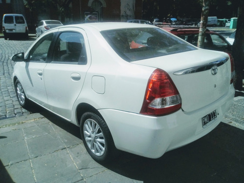 Toyota Etios 1.5 4p Xls Impecable (cf)
