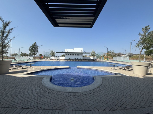 Terreno En Venta En Cd. Maderas Corregidora (bugambilia 56)