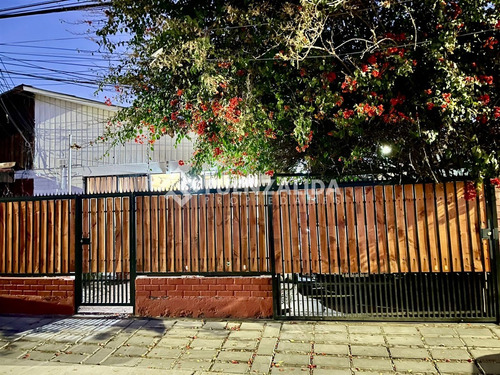 Casa En Venta De 3 Dorm. Con 140 Mt2 De Terreno En Maipú