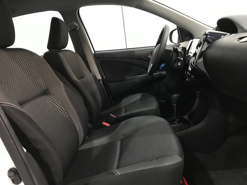 Imagen 12 de 17 de Chevrolet Onix