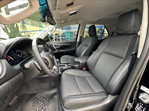 Toyota Hilux SW4 2.8 D-4d Turbo Diesel Srx Platinum 7l 4x4 Automático
