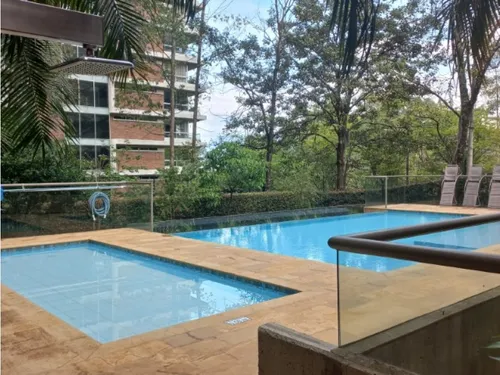 Rhbr-13767 Apto Piso 1 Poblado, Cola Del Zorro