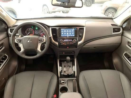 Imagem 5 de 13 de Mitsubishi L200 Triton 2.4 16v Turbo Diesel Outdoor Hpe Cd