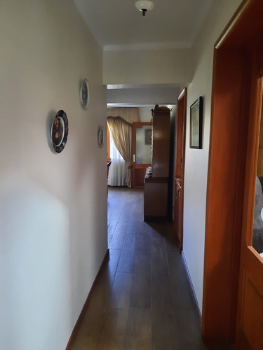 Imagen 5 de 13 de Amplia Casa Con Excelente Conectividad A Pasos De Alameda