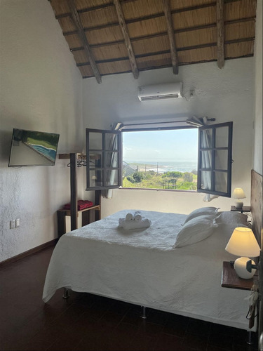 Venta De Hotel En Punta Del Diablo