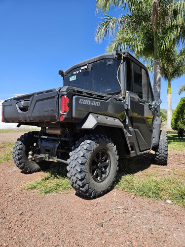 Canam Defender