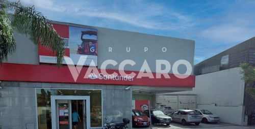 Imagen 2 de 3 de Local Sobre Santa Rosa A Cuadras Del Acceso Oeste