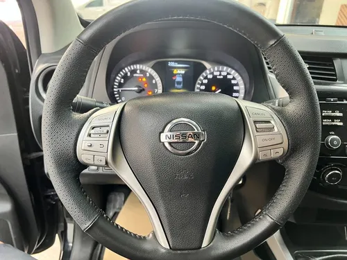 Nissan NP300 Frontier 2.5 Le Aa Mt