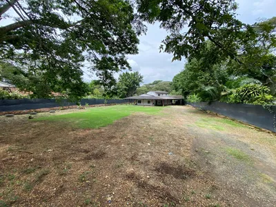Lote y casalote en venta