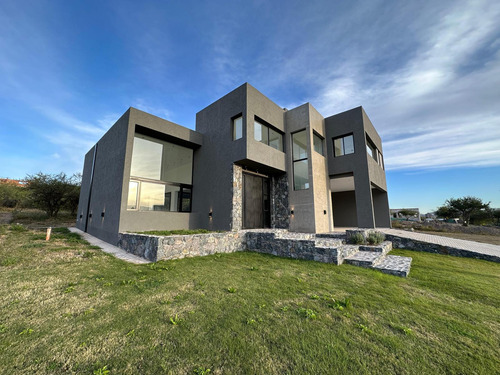 Se Vende Exclusiva Casa En Estancia El Terrón Con Vistas!