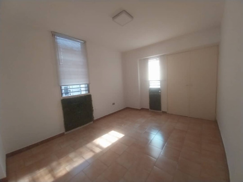 Venta Economico Apartamento Urb, Calicanto Maracay , Agua De Pozo , Piso Alto, Estado Aragua 022js