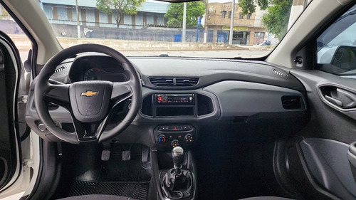 Chevrolet Onix plus JOY BLACK