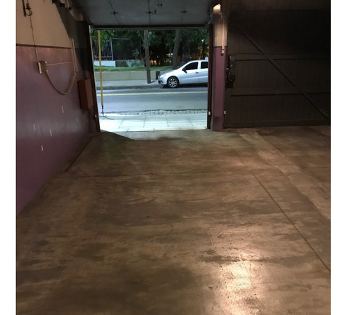 Venta Cochera Cubierta Frente A Parque Chacabuco Excelente Ubicación