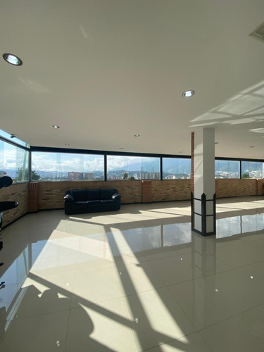 Imagen 2 de 14 de Venta Local Santa Monica