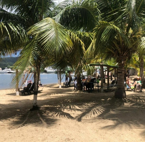 Acción De Club Bahia De Los Piratas Con Puesto De 12 Pies