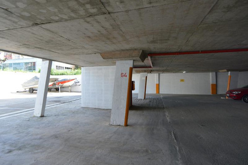 Venta Cochera Fija Cubierta, Quilmes