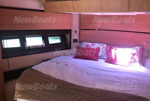 Imagem 10 de 15 de Lancha Azimut 48 Radar - Antena Sky