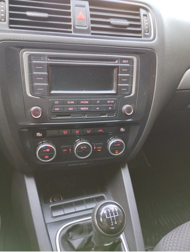 Imagen 4 de 19 de Volkswagen Vento 2014 2.0 Advance I 110cv