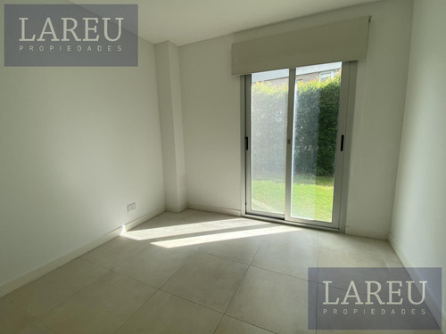 Departamento Con Jardin De 2 Dormitorios En Venta En Vilahaus, Pilar